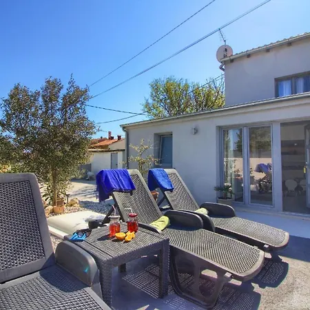 Holiday home Mit Privatpool Fuer 8 Personen Ca 80 Qm In Liznjan, Istrien Suedkueste Von Istrien Liznjan