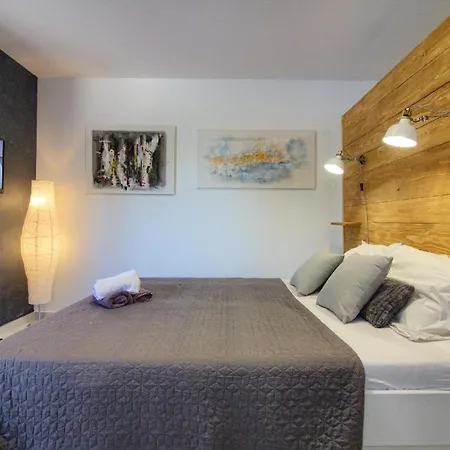 Mit Privatpool Fuer 8 Personen Ca 80 Qm In Liznjan, Istrien Suedkueste Von Istrien Holiday home