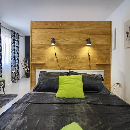Mit Privatpool Fuer 8 Personen Ca 80 Qm In Liznjan, Istrien Suedkueste Von Istrien Liznjan