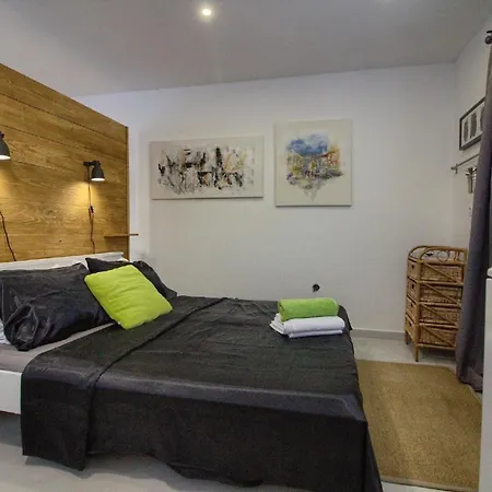 Mit Privatpool Fuer 8 Personen Ca 80 Qm In Liznjan, Istrien Suedkueste Von Istrien